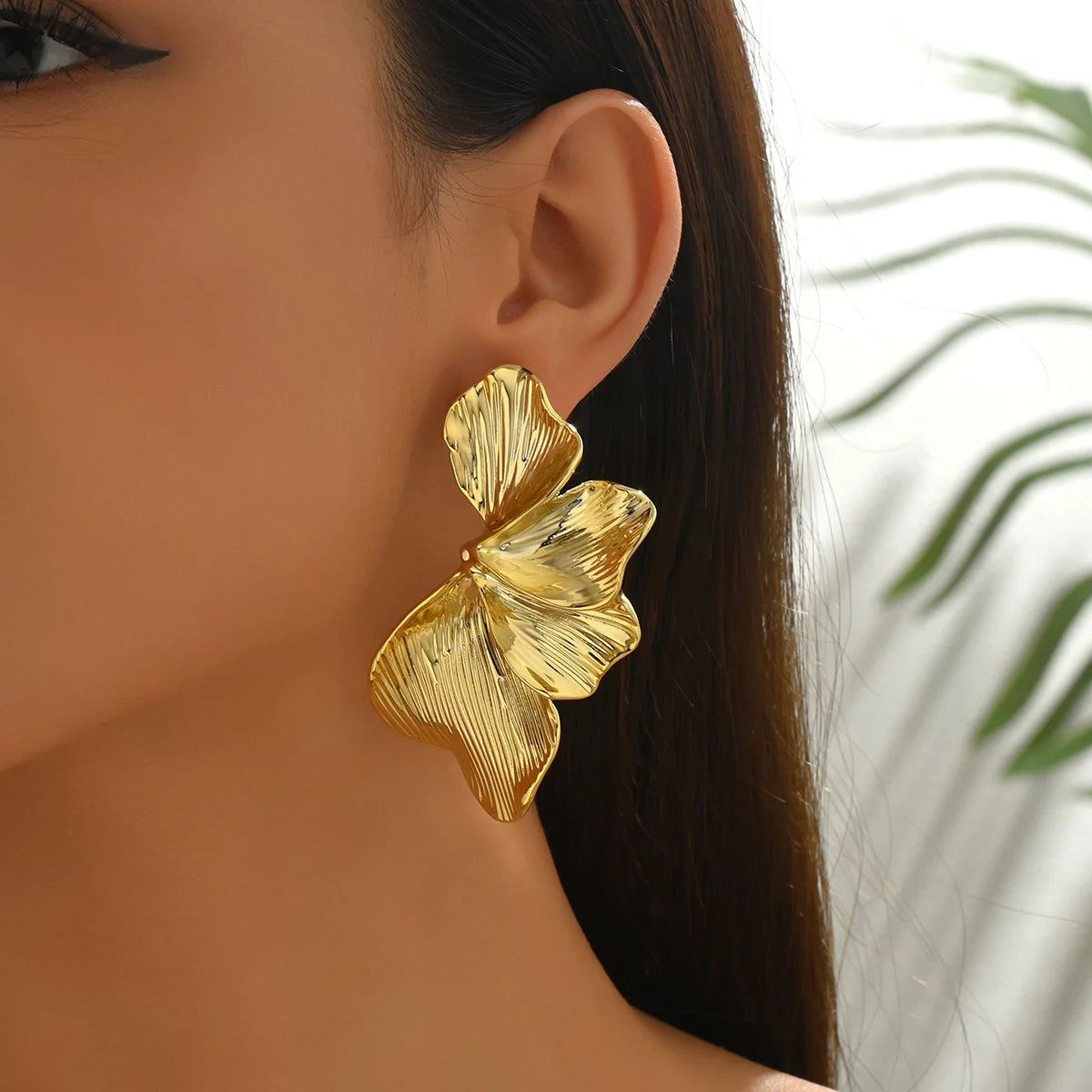 Elegant Leaf Stud Earrings for Everyday Grace