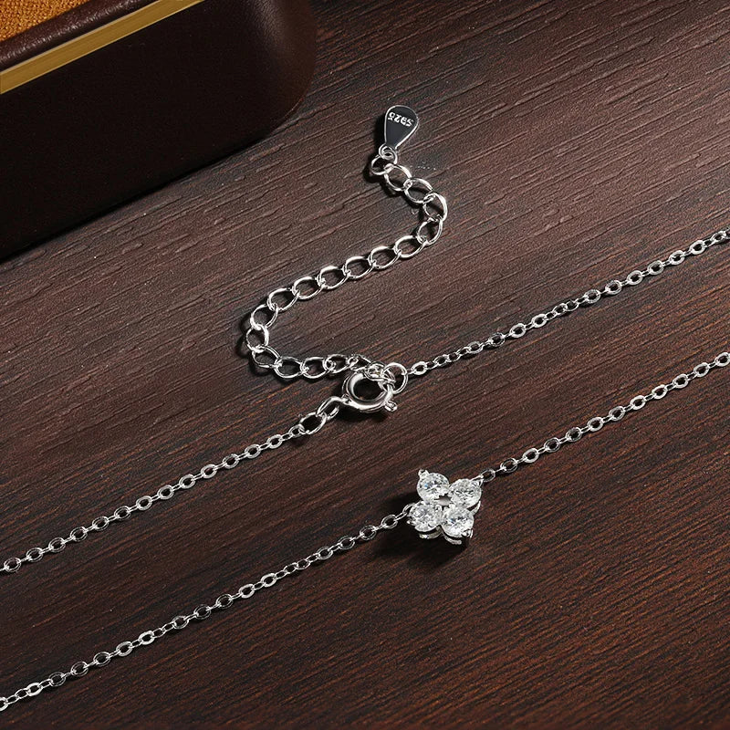 VVS1 D Flower Moissanite Pendant Necklace for Women