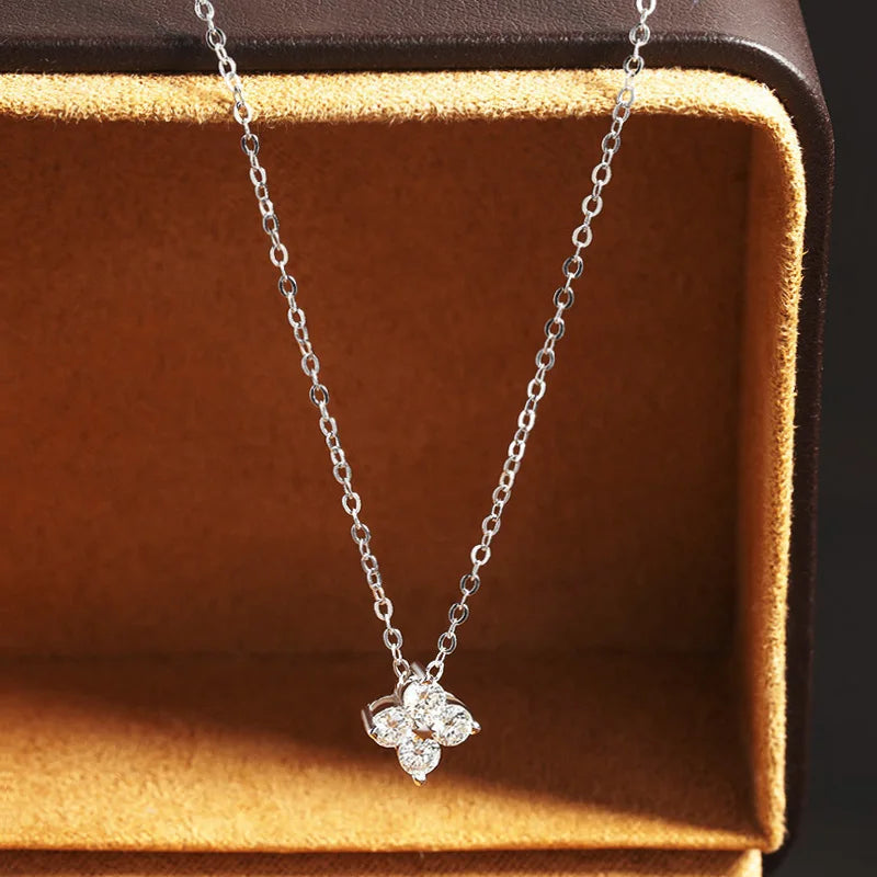 VVS1 D Flower Moissanite Pendant Necklace for Women
