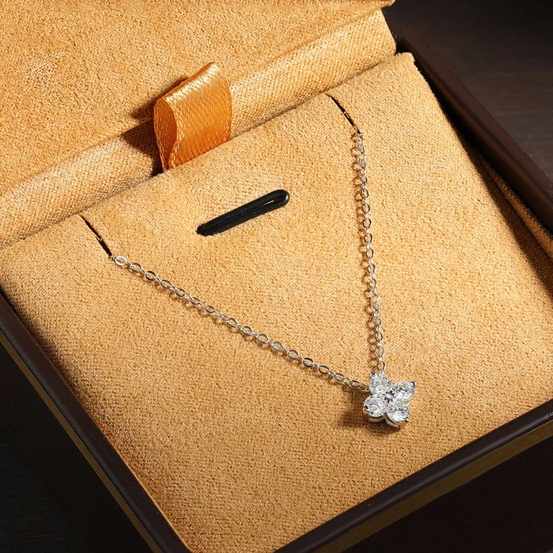 VVS1 D Flower Moissanite Pendant Necklace for Women