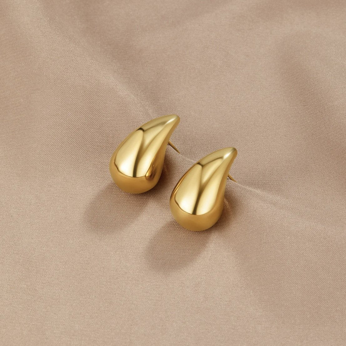 Elegant Gold Teardrop Earrings