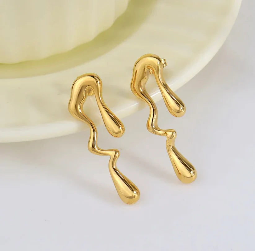 Bold Waterdrop Statement Earring